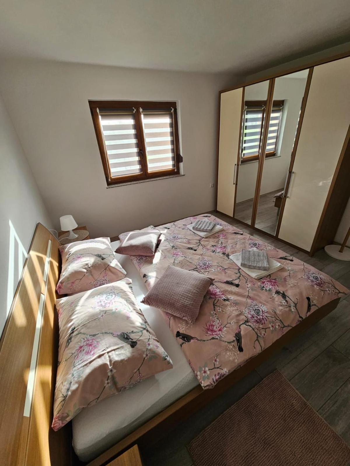 Apartman Mate Раковица Экстерьер фото
